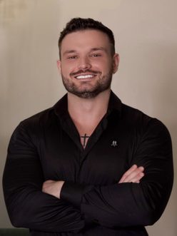 Lucas Morbidelli, corretor de imóveis do Recanto dos Lagos