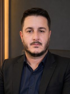 Otássio Campos, corretor de imóveis do Recanto dos Lagos