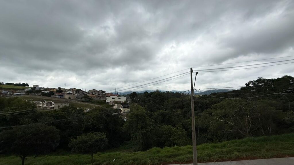 Venda – Casa no Bairro Extrema Ville - Imagem 23