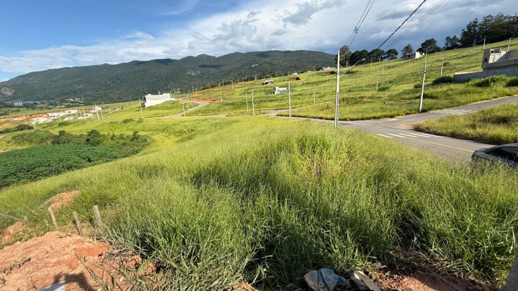 Venda – Terreno no Bairro Quinta da Mantiqueira - Imagem 1