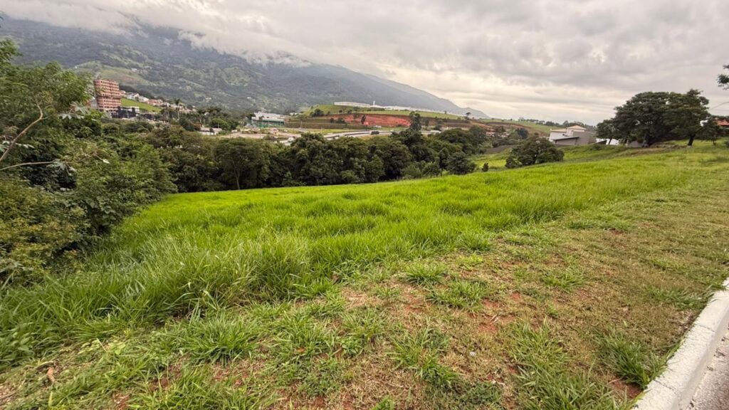 Venda – Terreno no Condomínio Recanto das Águas - Imagem 4