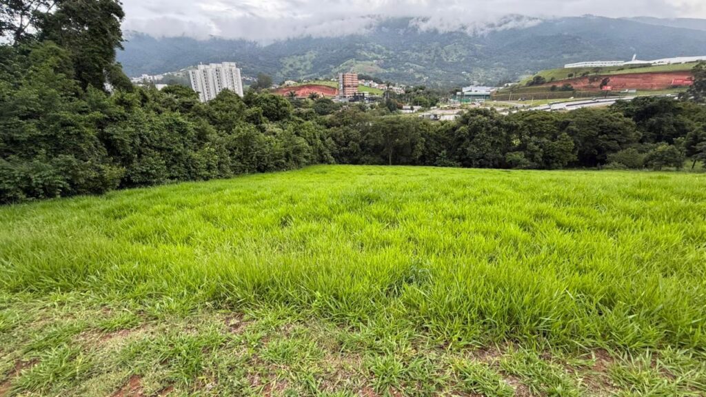 Venda – Terreno no Condomínio Recanto das Águas - Imagem 1