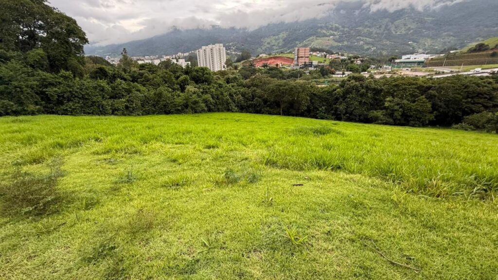 Venda – Terreno no Condomínio Recanto das Águas - Imagem 2