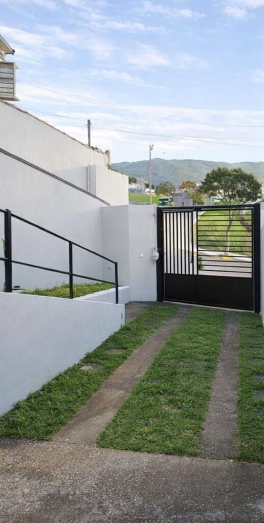 Venda – Casa no Bairro Extrema Ville - Imagem 2