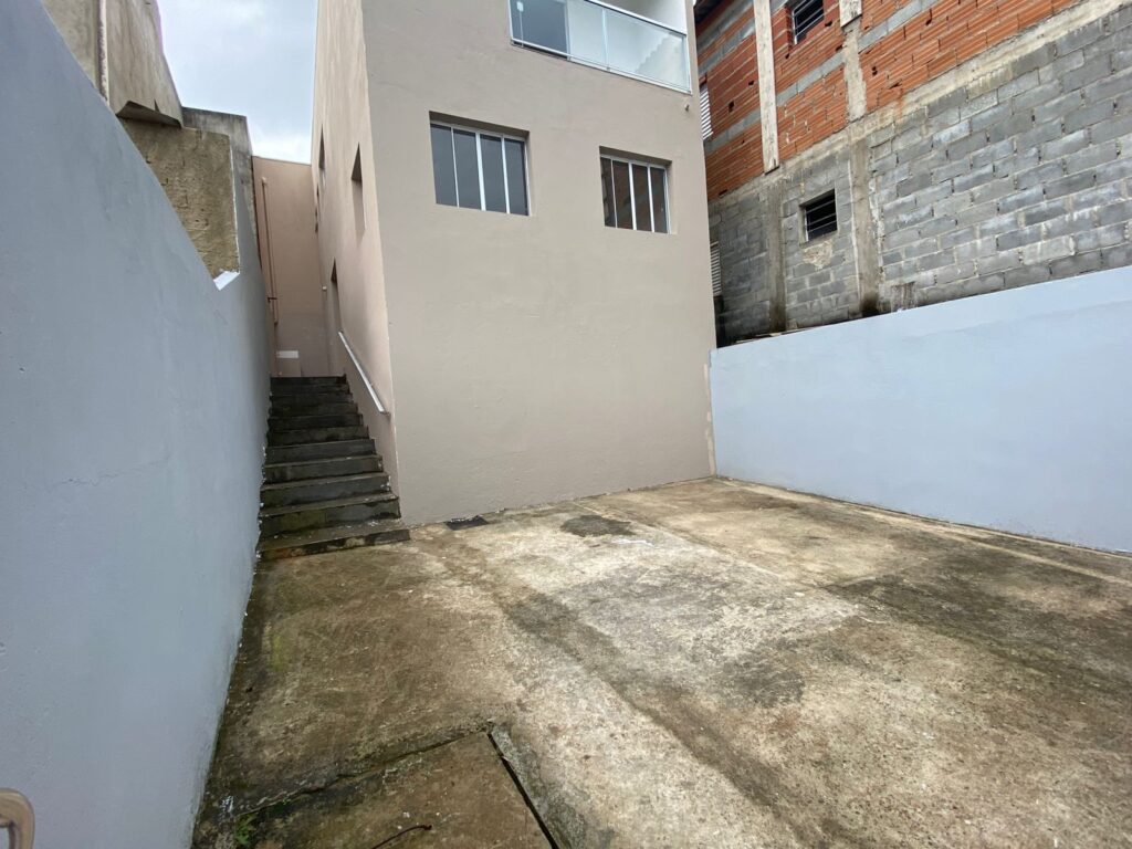 Venda – Casa no Bairro Campos Olivotti - Imagem 2