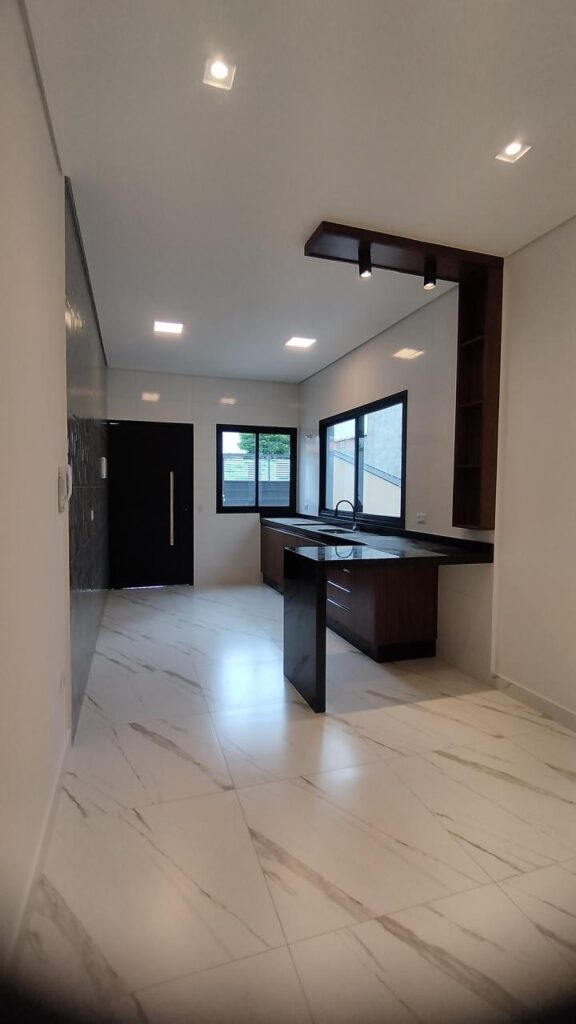 Venda – Casa no Bairro Cachoeira III - Imagem 1