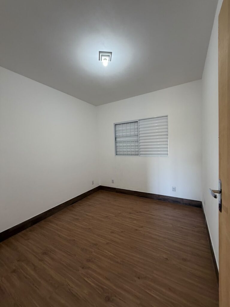 Venda / Locação – Casa em Chácara no Bairro Mantiqueira - Imagem 4
