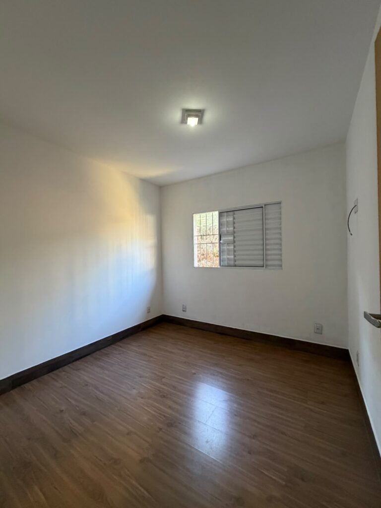 Venda / Locação – Casa em Chácara no Bairro Mantiqueira - Imagem 5