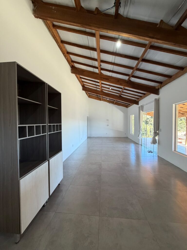 Venda / Locação – Casa em Chácara no Bairro Mantiqueira - Imagem 3