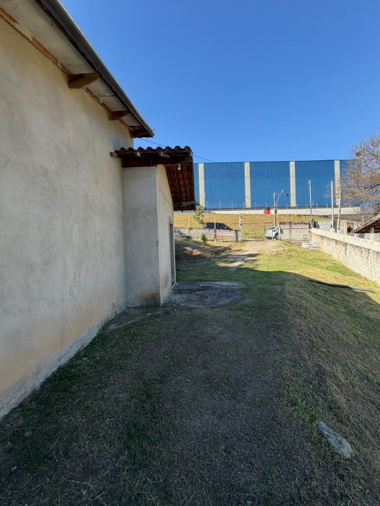 Venda / Locação – Casa em Chácara no Bairro Mantiqueira - Imagem 15