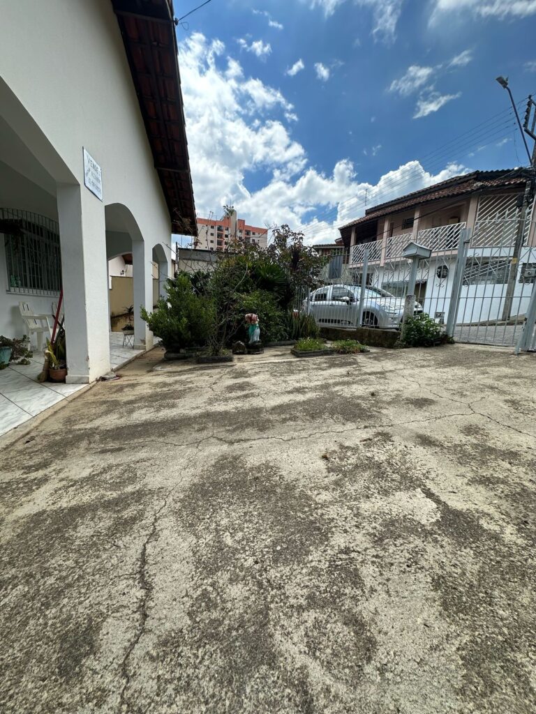Venda – Casa ou Ponto Comercial no Bairro Centro - Imagem 3