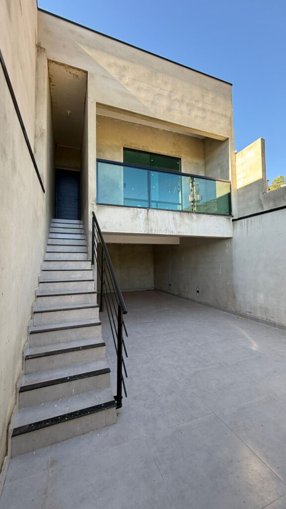 Venda – Casa no Bairro Villa Garden - Imagem 1