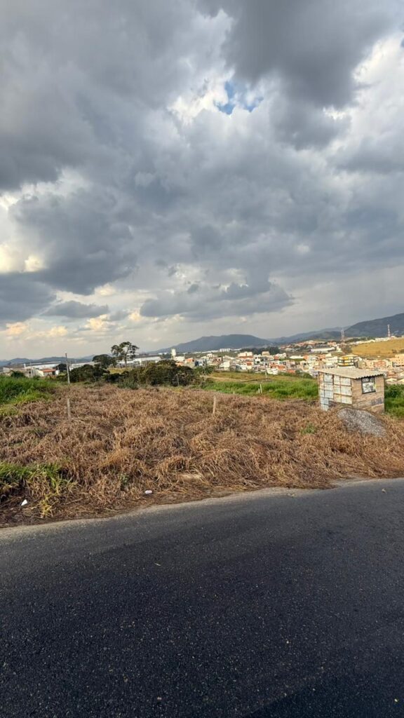 Venda – Terreno no Bairro Sierra - Imagem 1